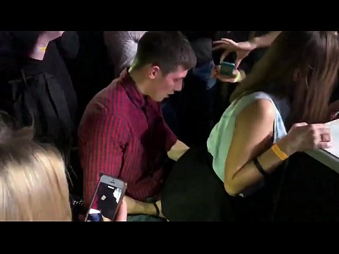 ❤️ Sess reali f'nightclub Russu. Tfajla Russa ta’ 18-il sena fl-anus u l-vaġina fucked f’nightclub ️❌ Porno f'mt.8kpornvids.ru ❌